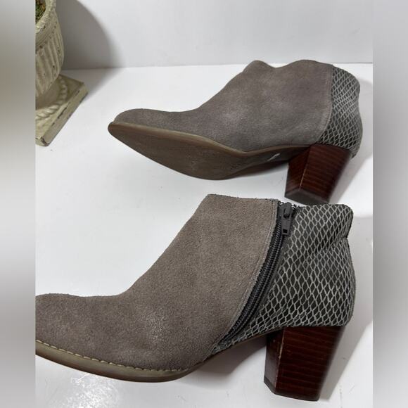 VIONIC Leather Booties Bromley Boots Zipper Ankle Taupe Gray Size 7 - Picture 9 of 15